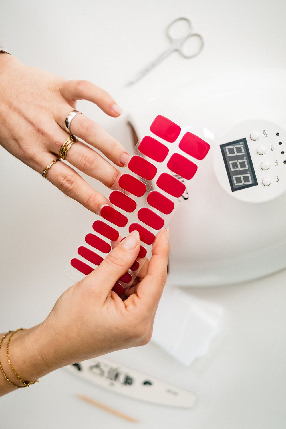 By Djess Charming Cherry gel stickers tijdens het aanbrengen